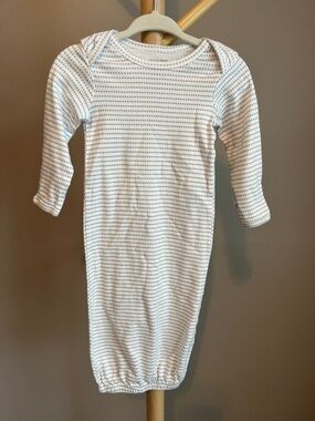 ⭐️⭐️ PICK 5 / $20 Simple Joys Baby Sleep Gown - White with Gray  0-3M